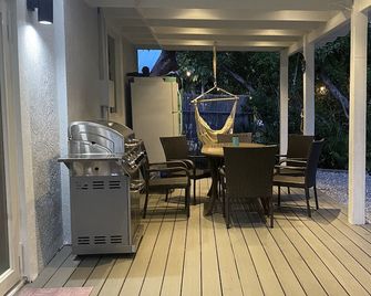 New 2/1 Remodeled Cozy Home in Tavernier Key - Tavernier - Binnenhof