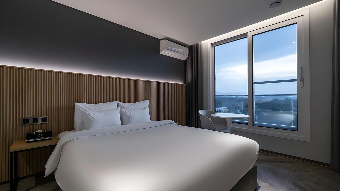 Gangneung Gyeongpodae Hotel Mare