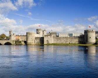 Park Inn by Radisson Shannon Airport - Shannon