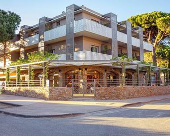 Hôtel La Ménado - Cavalaire-sur-Mer - Gebäude