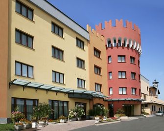 Il Castelletto - Casarile - Gebouw