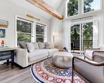 Waterfront Access with Kayaks Private Deck and a Firepit - Gray - Living room