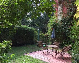 Apartment in the Wilhelminian style house - Halle - Patio