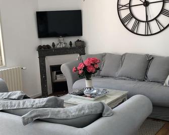Along The River - Bergerac - Living room