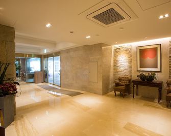 Tongyeong Donggyeong Hotel - Tongyeong - Lobby