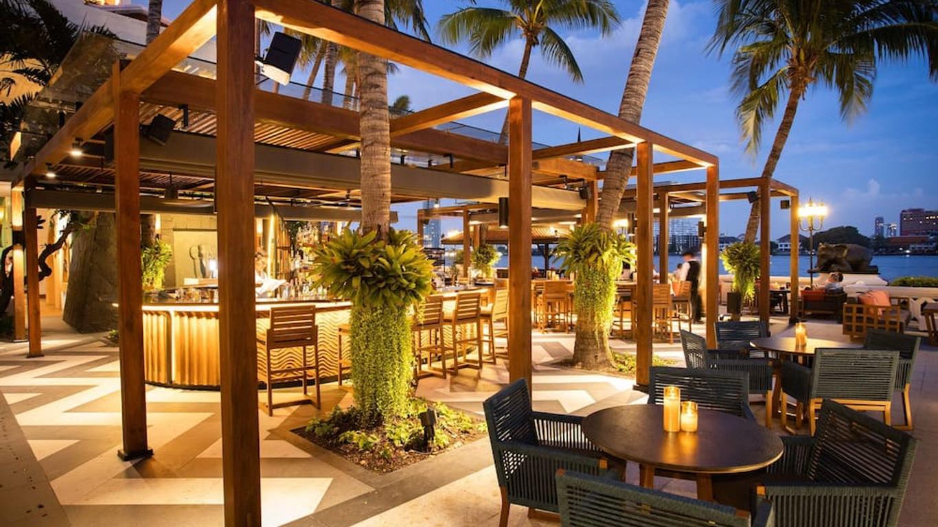 Anantara Riverside Bangkok Resort