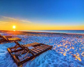 Great Views And Just Steps to the Beach - Moonraker #31 - Sleeps 6 - Gulf Shores - Beach