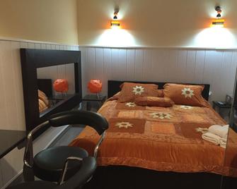 Hostal Andrea - Madrid - Habitación