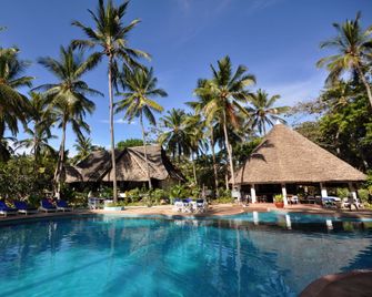 Kilifi Bay Beach Resort - Kilifi - Pool