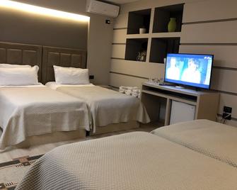 Freddy's Hotel - Tirana - Bedroom