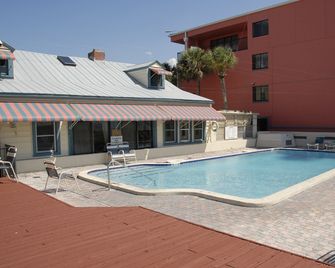 Gulf Towers Resort Motel - אינדיאן רוקס ביץ' - בריכה