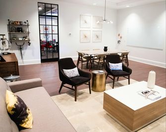 Crowne Plaza Lansing West - Lansing - Sala de estar