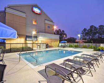 Fairfield Inn & Suites by Marriott Tampa Fairgrounds/Casino - Tampa - Pool