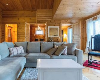 Villa kettu by Interhome - Laukaa - Wohnzimmer