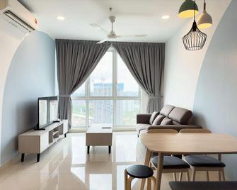 Rica Residence Sentul by Favspace - Kuala Lumpur - Living room