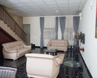 Anabel Apartment and Suites, Abuja - Abuja - Living room