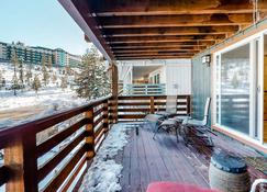 Wildernest - Stateline - Balkon