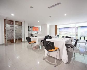 Hotel Castellana 100 Bogota By Hoteles Confort 80 - Bogotá