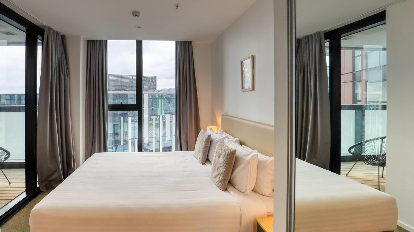 Ramada Suites By Wyndham Victoria Street West