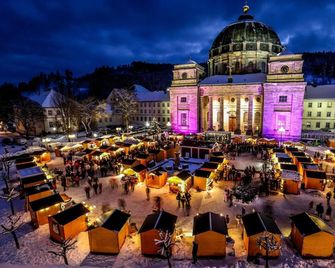 Dom-Hotel - Hausern