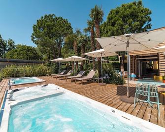 Concept Village Piccola Gardiola - San Felice del Benaco - Piscina