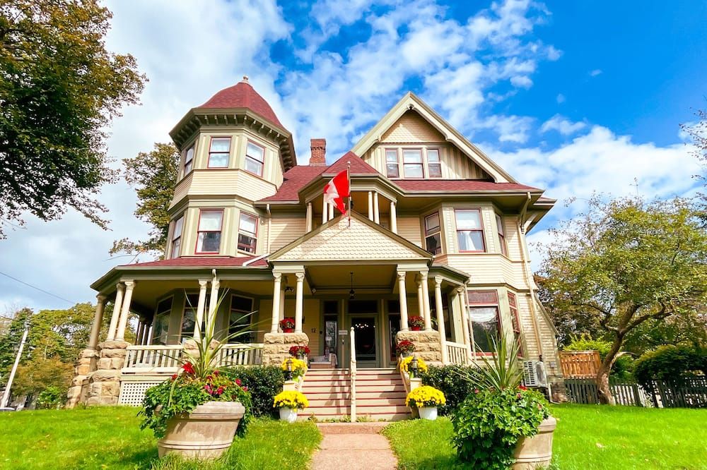 The Eden Hall Inn - שרלוטאון - בניין