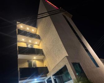 Derna Guest House - Accra - Gebouw