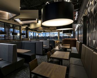 Hôtel & Suites Normandin Lévis - Lévis - Restaurang
