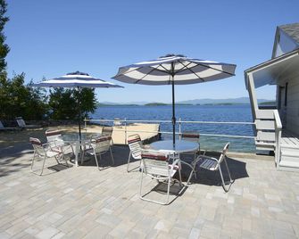Belknap Point Inn - Gilford - Patio