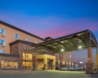 Best Western Plus Fox Creek - Fox Creek - Building