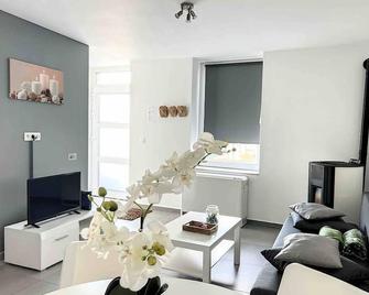 Albert 18 Brussels-charleroi-airport - ชาร์เลอรัว - ห้องนั่งเล่น