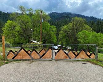 Awesome Views of the Southfork Payette, Hot Tub and Room to Roam - Garden Valley