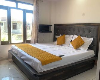 Beercastle Hotel Kufri - Kufri - Bedroom