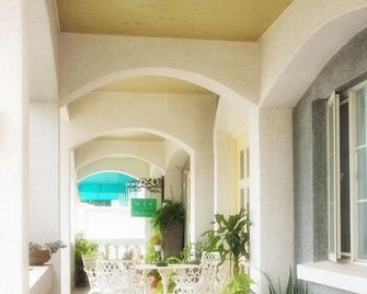 Red Roof B&B - Jinhu Township