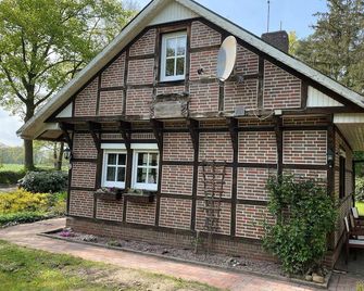 Hexenhaeuschen Im Ammerland - Apen - Edificio