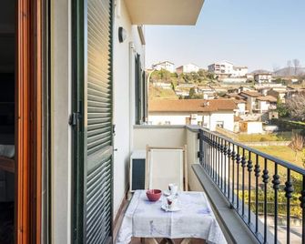 5' from Lake Iseo, Your Oasis of Peace - 파라티코 - 발코니