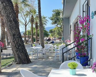 Villa Ece Pension - Erdek - Patio