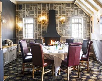 The Boars Head Hotel - Burton upon Trent - Dining room