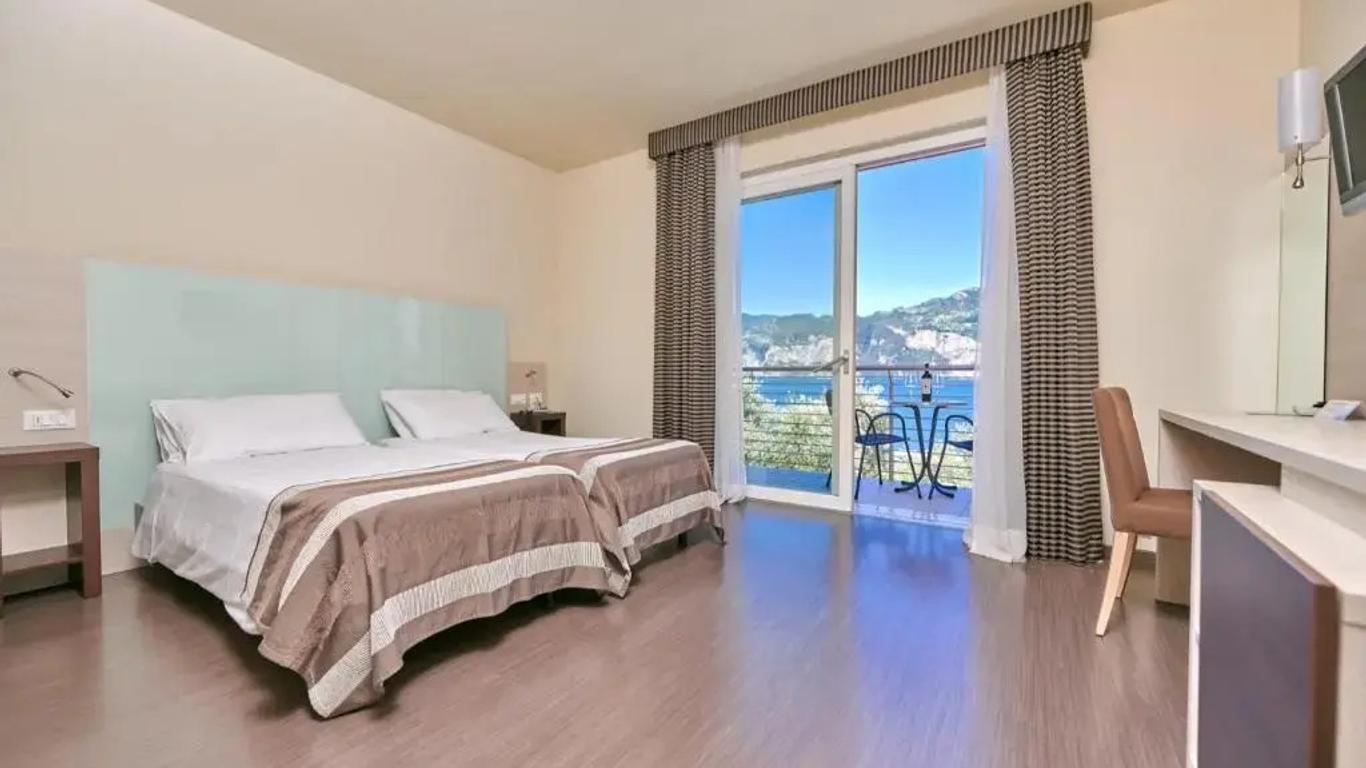 هوتل كامباجنولا