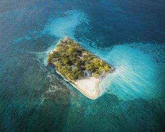 Isla Corona - Isla Grande del Rosario