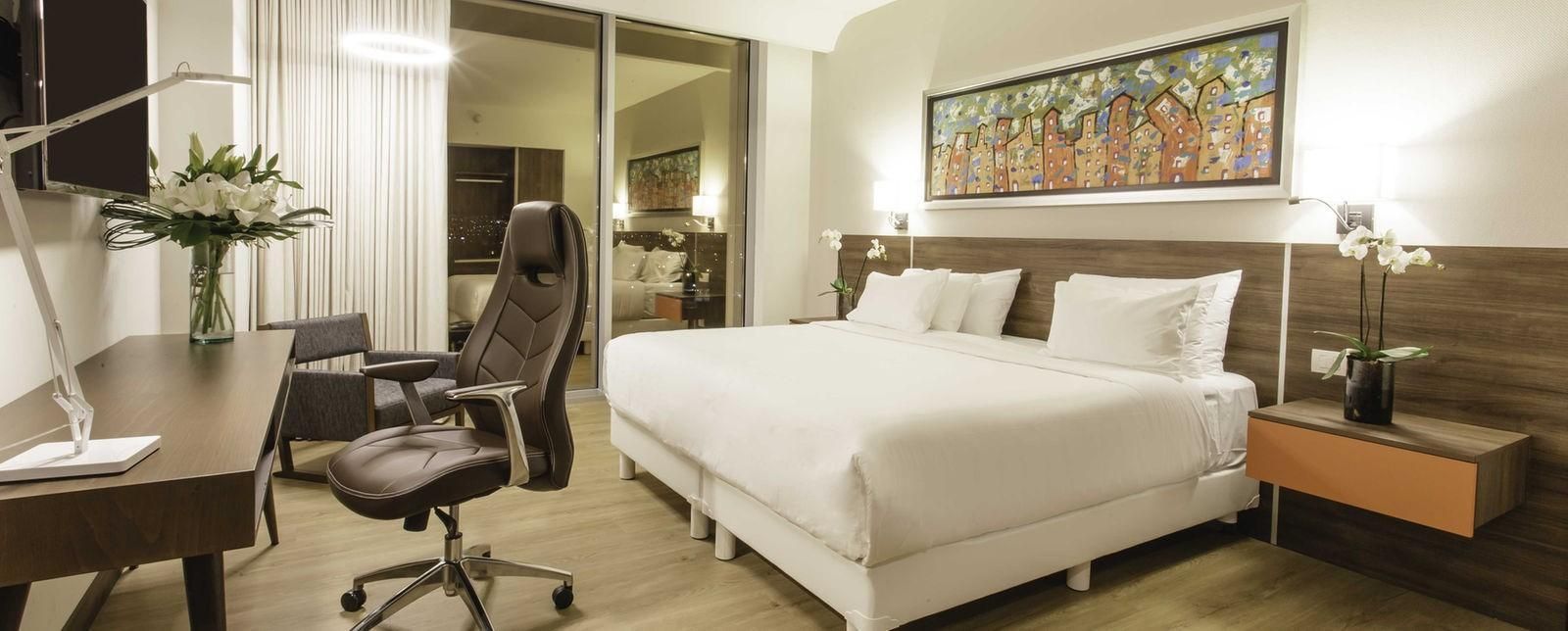 إن إتش كوليكشن ليون إكسبو