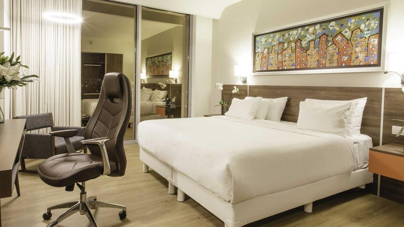 Nh Collection Leon Expo