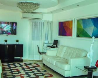 Dpravia Hotel Srl - Baní - Living room