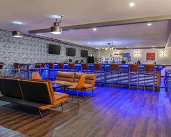 Radisson Hotel Southfield-Detroit - Southfield - Бар