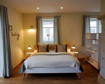 Ferienhof Gräfe - 3-Seiten Hof mit großem Garten, Pool & Sauna - Meissen - Bedroom
