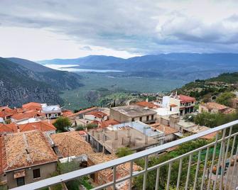 Castri Hotel - Delphi - Balcony