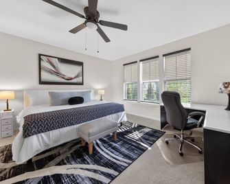 Spacious Family Home | Seats 16, Sleeps 9 | 3 Sleeping/Privacy Zones - Middletown - Dining room