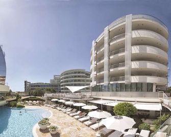 Hotel Premier & Suites - Premier Resort - Milano Marittima - Byggnad