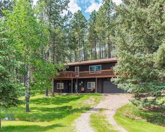 Prairie Creek Cabin w/Hot tub - Hill City - Будівля