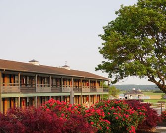 Harvest Drive Family Inn - Renovated Rooms - Intercourse - Rakennus